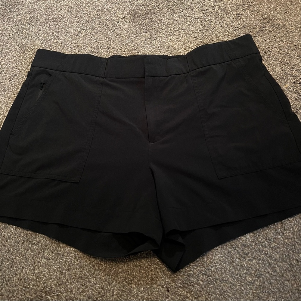 Athleta black 5 pocket shorts size 16